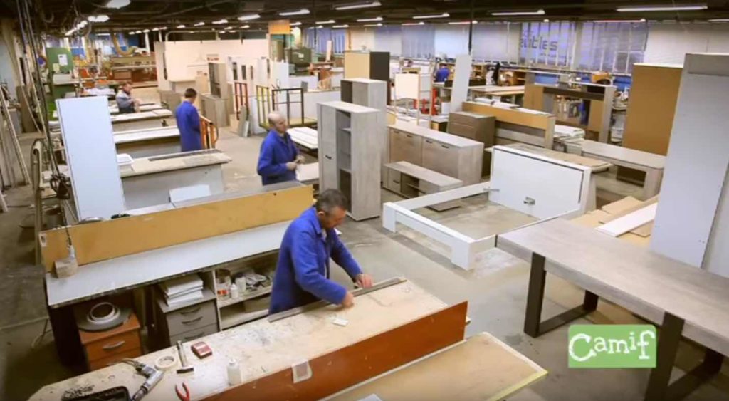 L'entreprise Parisot fabrique ses meubles "meublants" en France, en Burgogne.