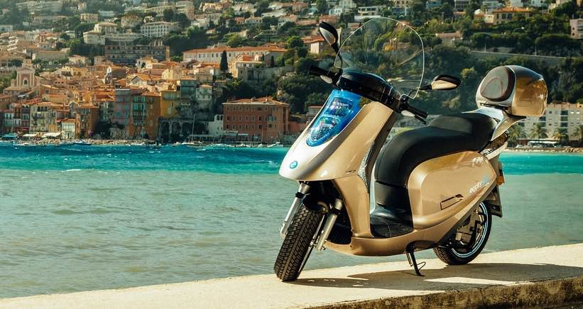Scooter électrique Eccity, fabriqué en France.