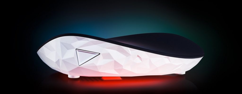 Grâce au boîtier Shadow Ghost de Blade, n'importe quel écran se transforme en PC ultra performant.